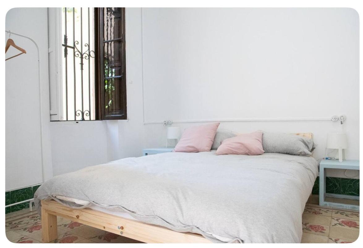 Habitacion Con Bano Privado 1 Cama De Matrimonio Valensiya Dış mekan fotoğraf